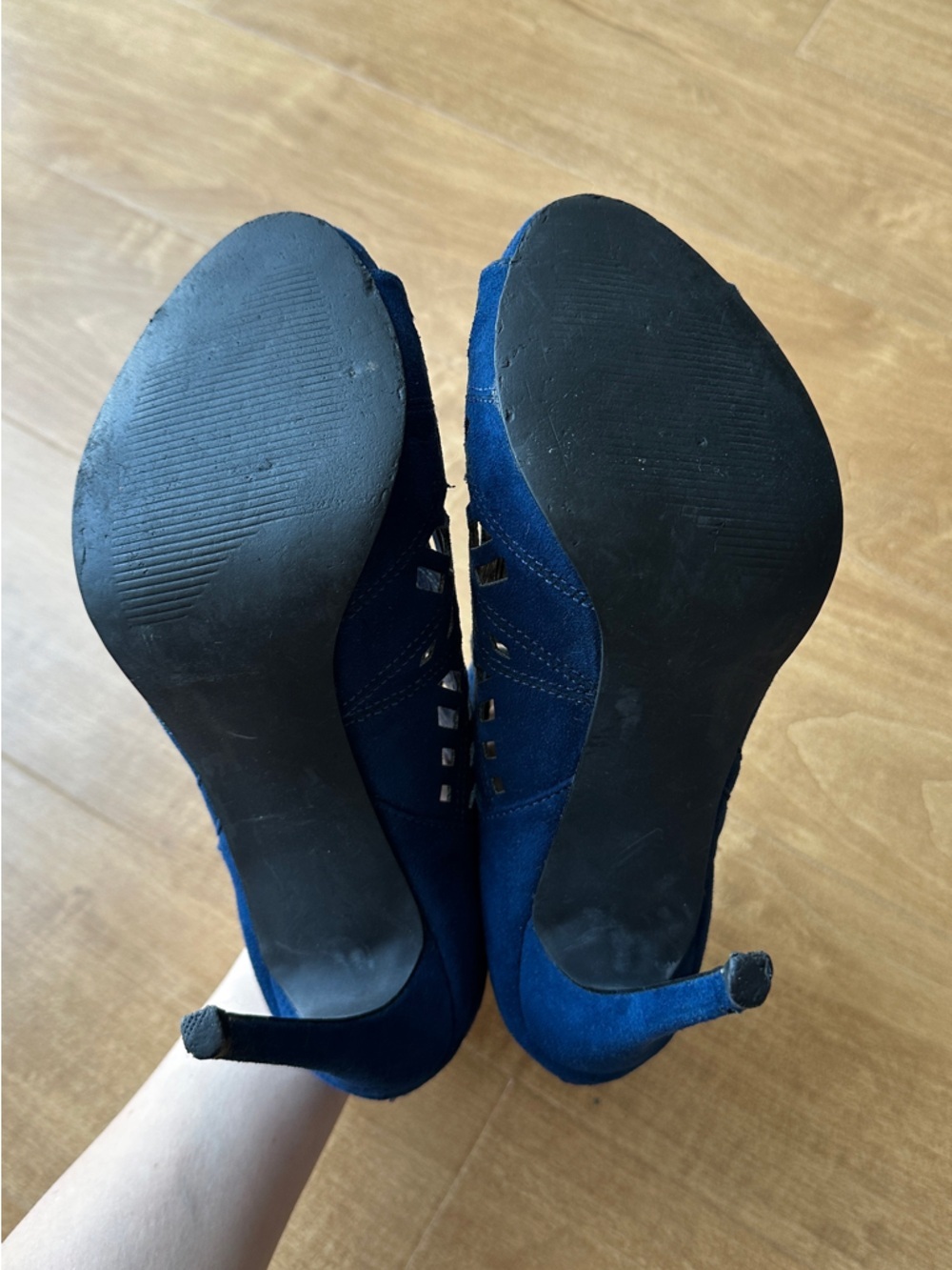 Guess Women’s Royal Blue Cutout Suede Margot Heeled Ankle Booties, Size 7M - Picture 7 of 14
